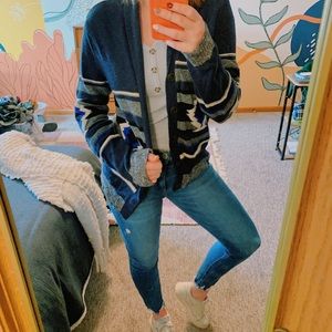 American Eagle Sweater